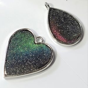 Handcrafted Artisan Epoxy Resin Pendant / Keychain Cats Eye Design